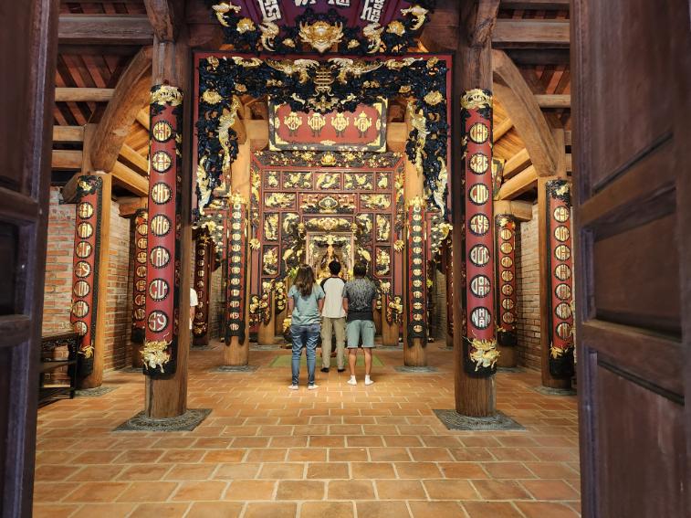 The Den Trinh temple on the Trang An river.